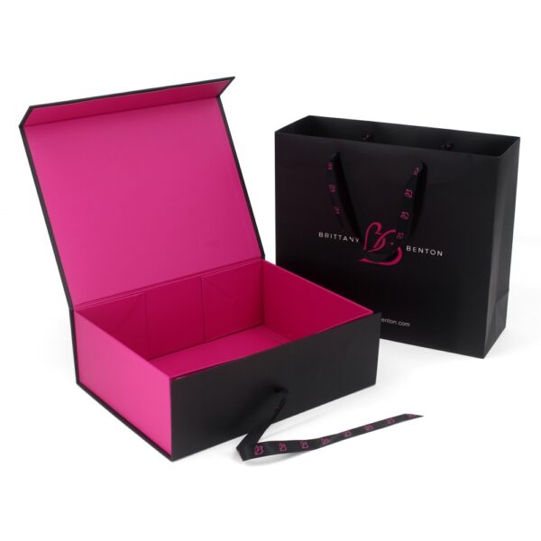 Logo Printed Collapsible Apparel Box with Ribbon Closure Logo Printed Collapsible Apparel Box with Ribbon Closure