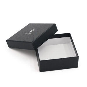Caja de regalo para accesorios de piel rígida con textura y logotipo en lámina